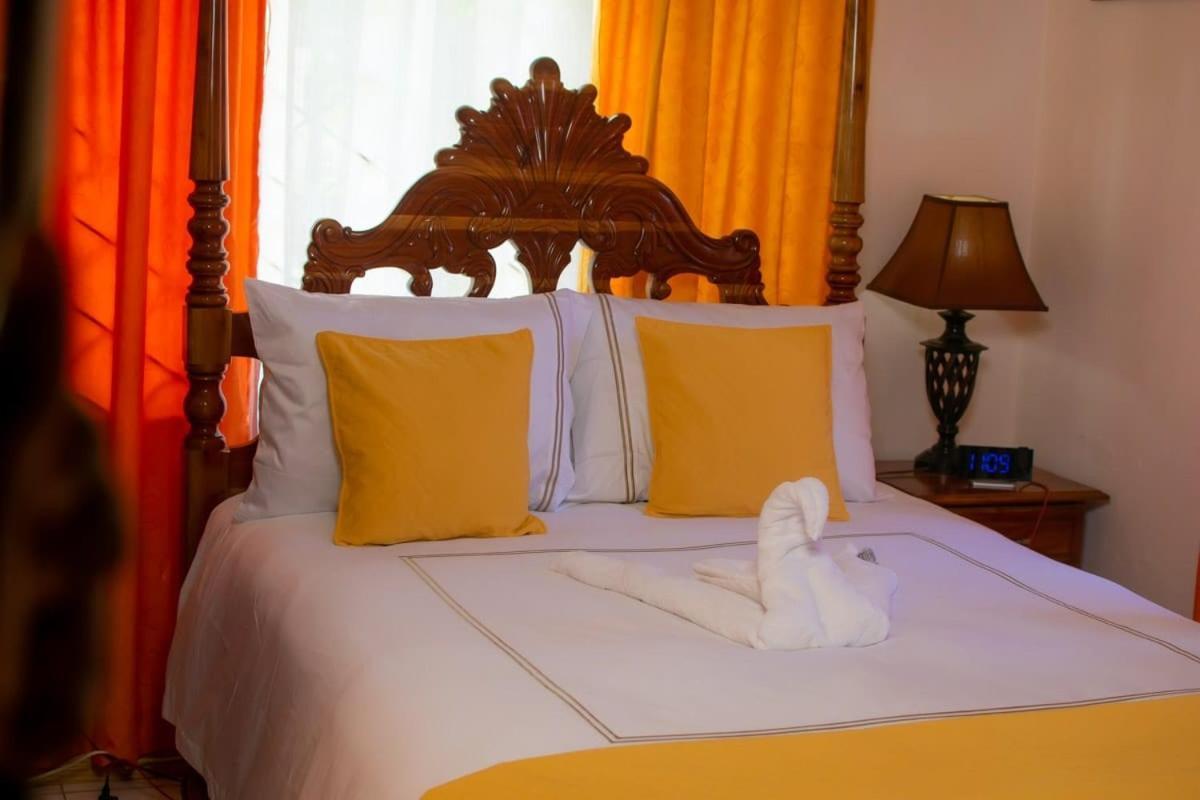 Windbreak Villa Buff Bay ภายนอก รูปภาพ